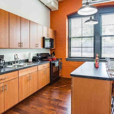 Ny Style Centric Loft With King Bed By Park Av Apartment Rochester Exterior photo